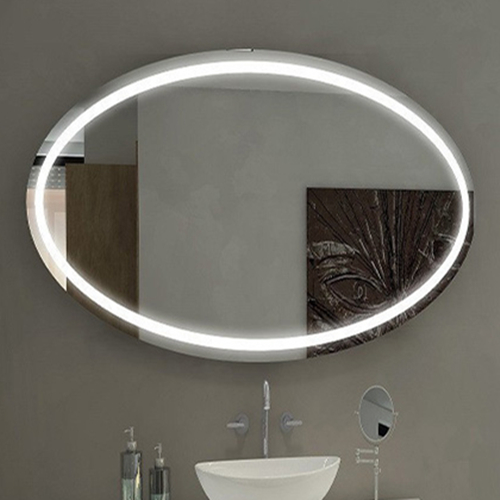Baño con espejo LED ovalado