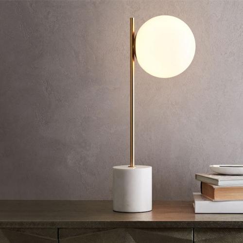 Lámpara de escritorio moderna de latón y mármol